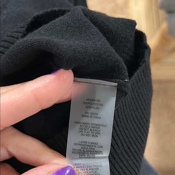 Milano Black Sleeveless Top - Picture 7 of 7